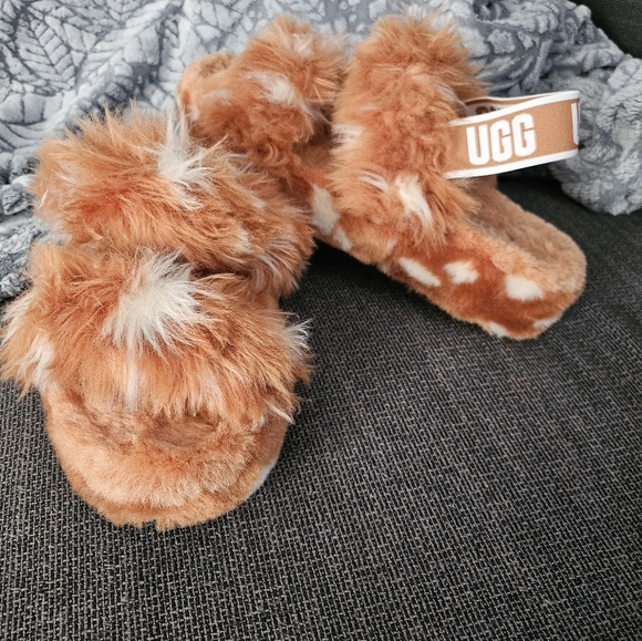 Ugg fuzzy slides - Picture 3 of 6